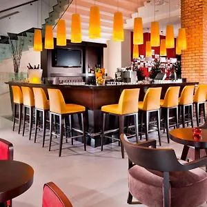 Courtyard By Marriott Center בודפשט